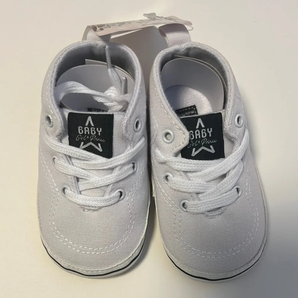 NWT Baby Pre-Walker White Shoes 12-18 months